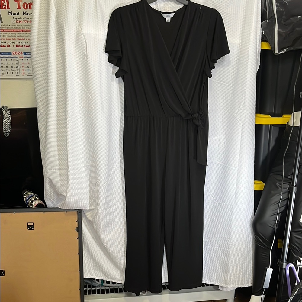 Croft & Barrow Black Jumpsuit with V-Neck and Tie Waist